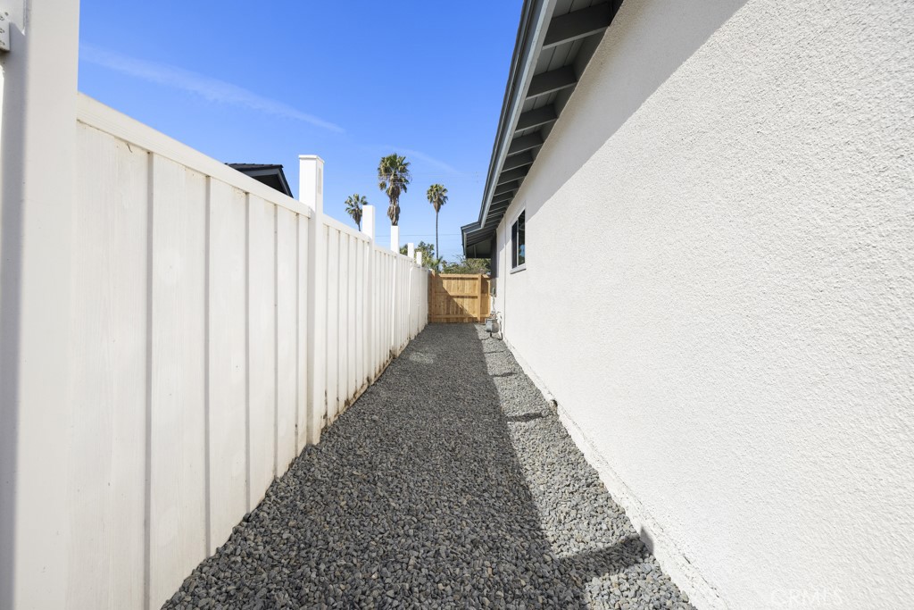 895 N Meridian Avenue