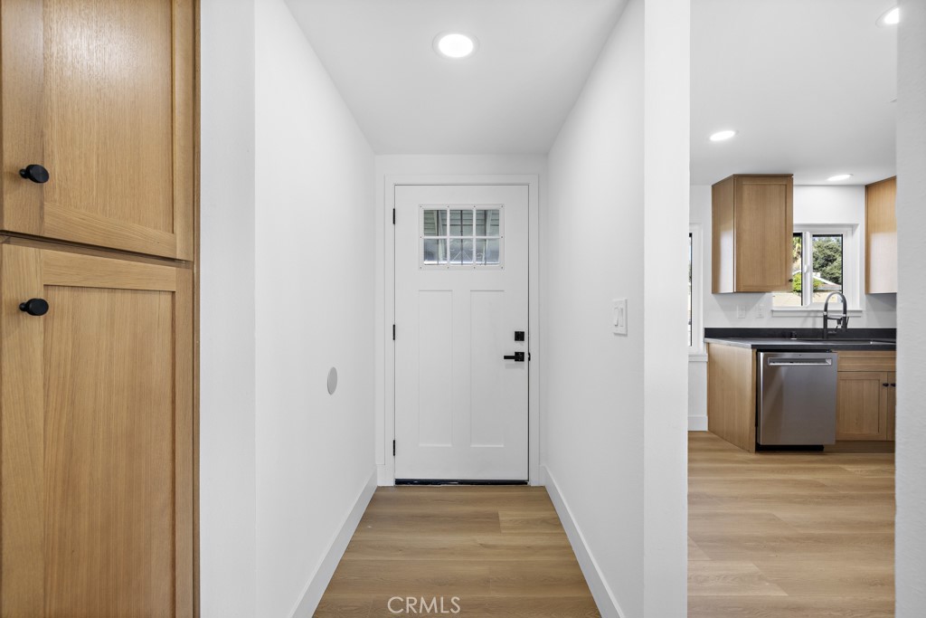 895 N Meridian Avenue