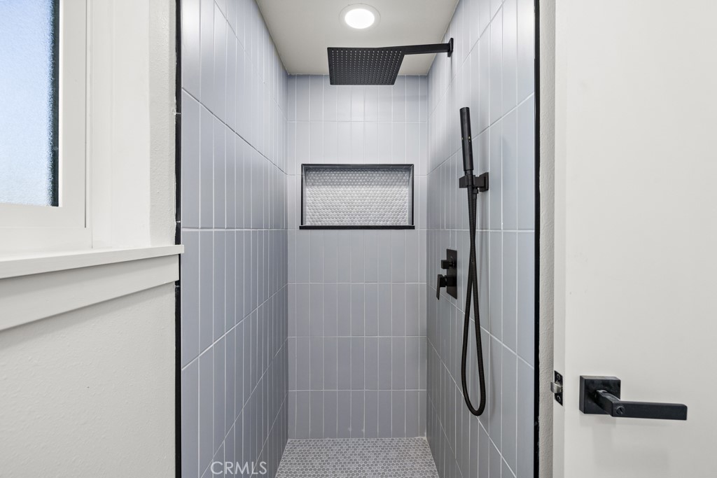 895 N Meridian Avenue