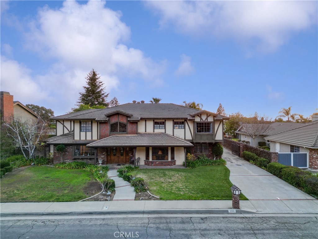 1200 Saga Street