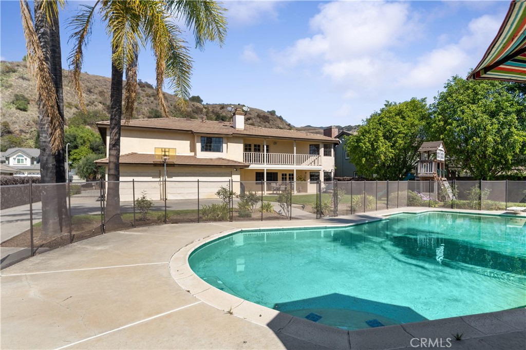 1200 Saga Street