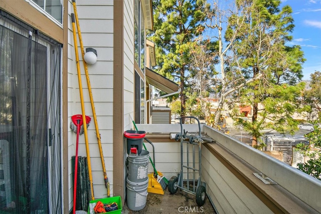 11150 Glenoaks Boulevard 300