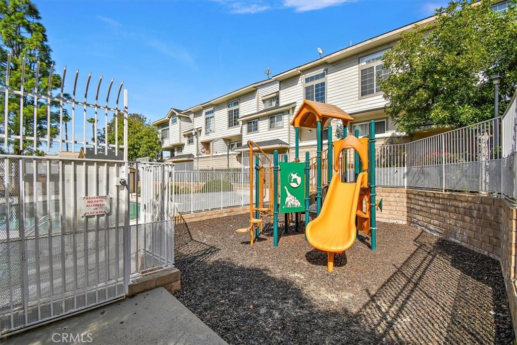 11150 Glenoaks Boulevard 300