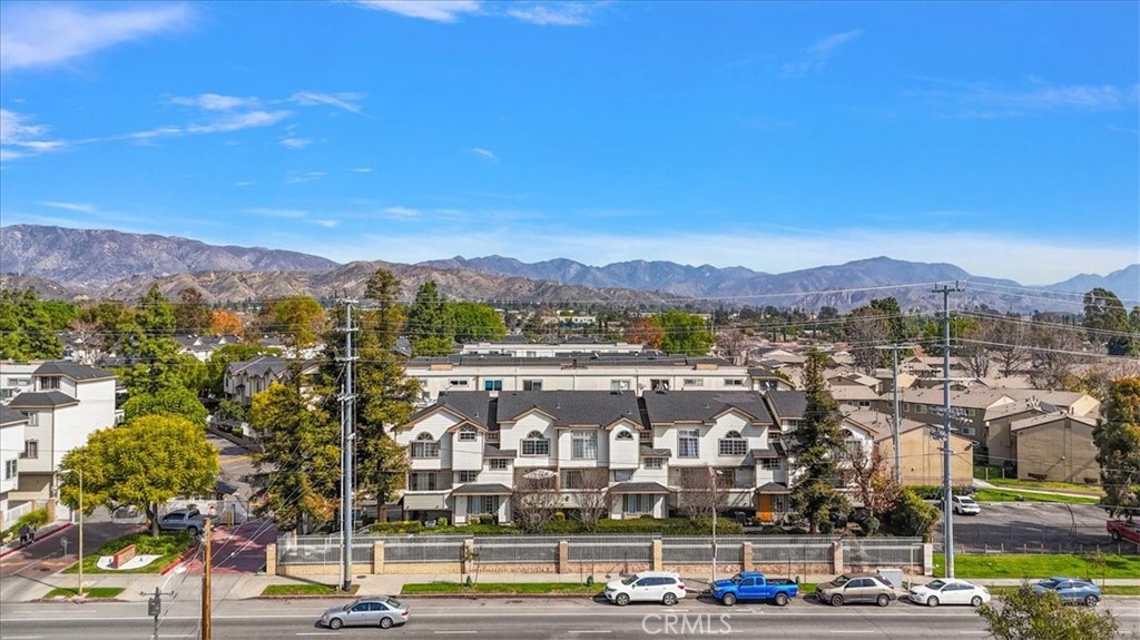 11150 Glenoaks Boulevard 300