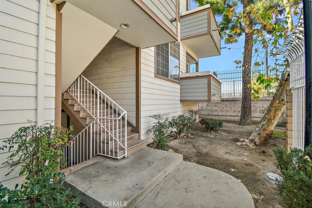 11150 Glenoaks Boulevard 300