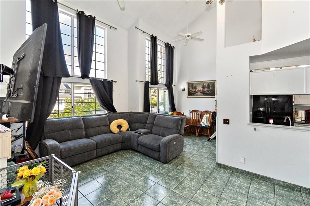 11150 Glenoaks Boulevard 300