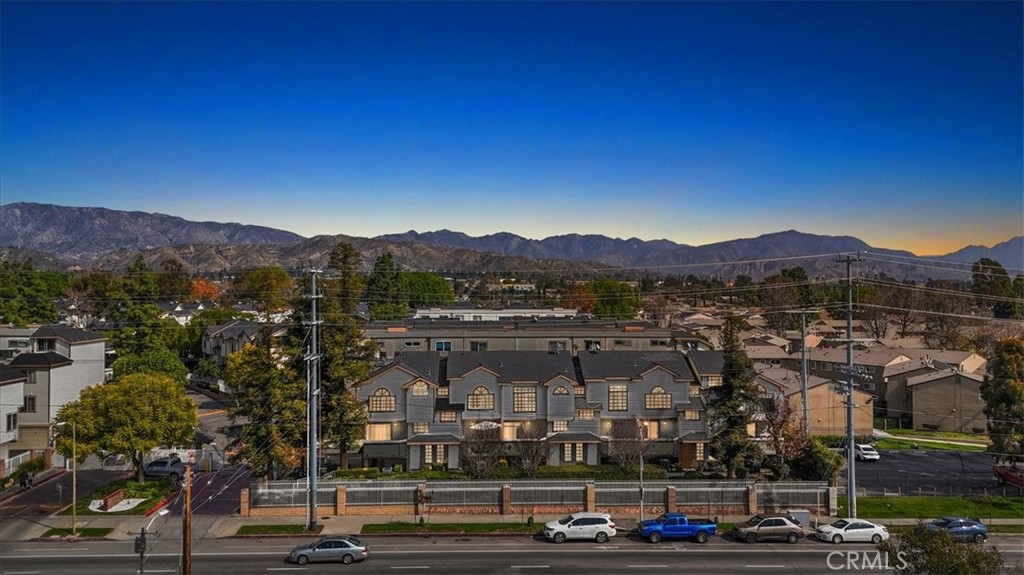 11150 Glenoaks Boulevard 300