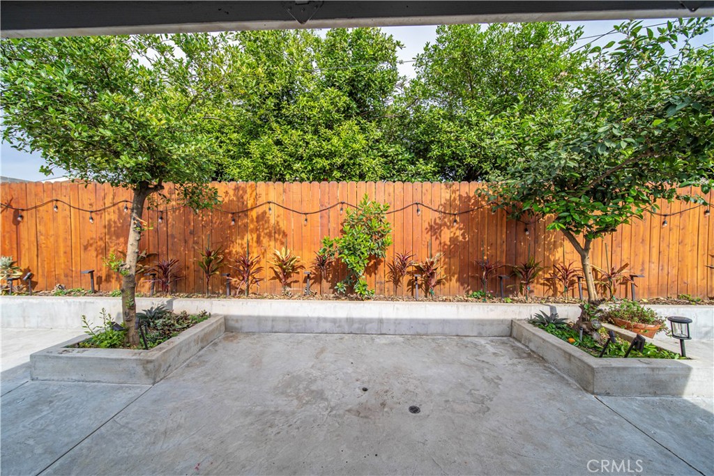 226 N Twintree Avenue