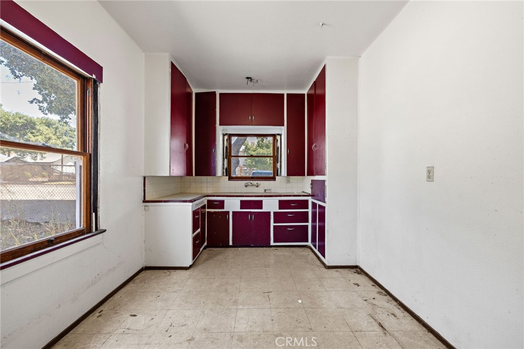 401 Glendora Avenue N