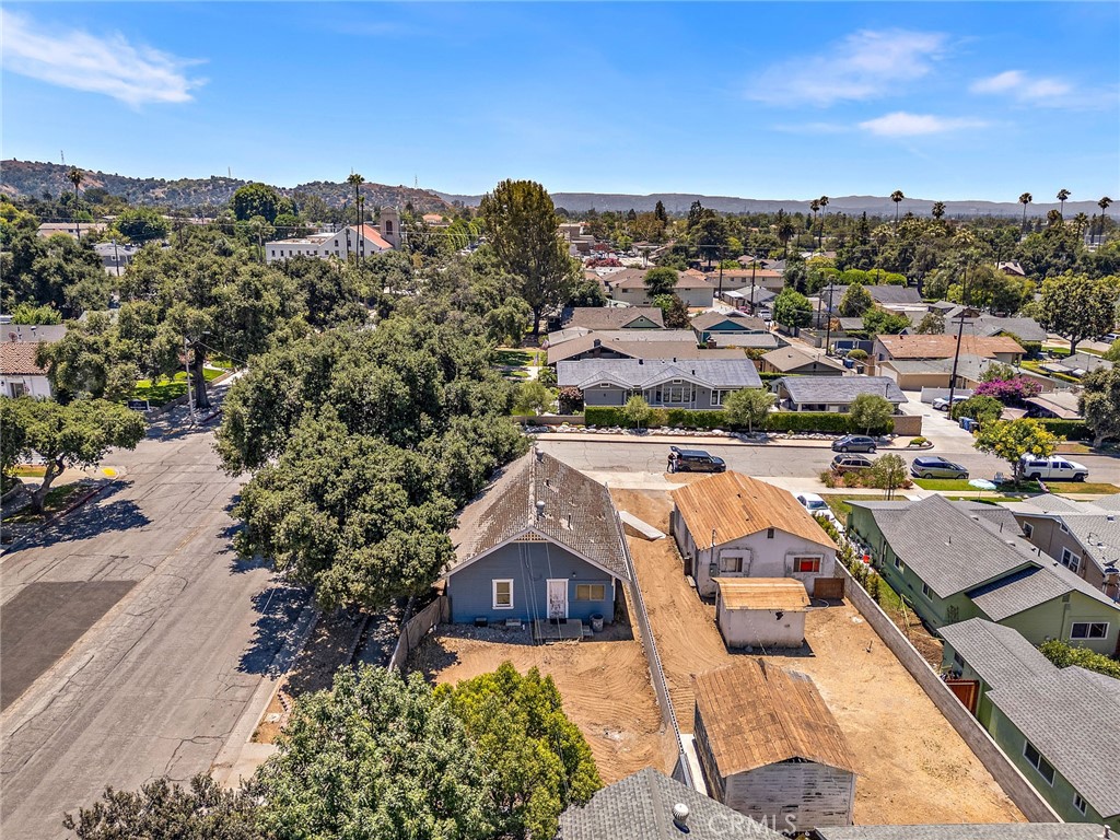 401 Glendora Avenue N