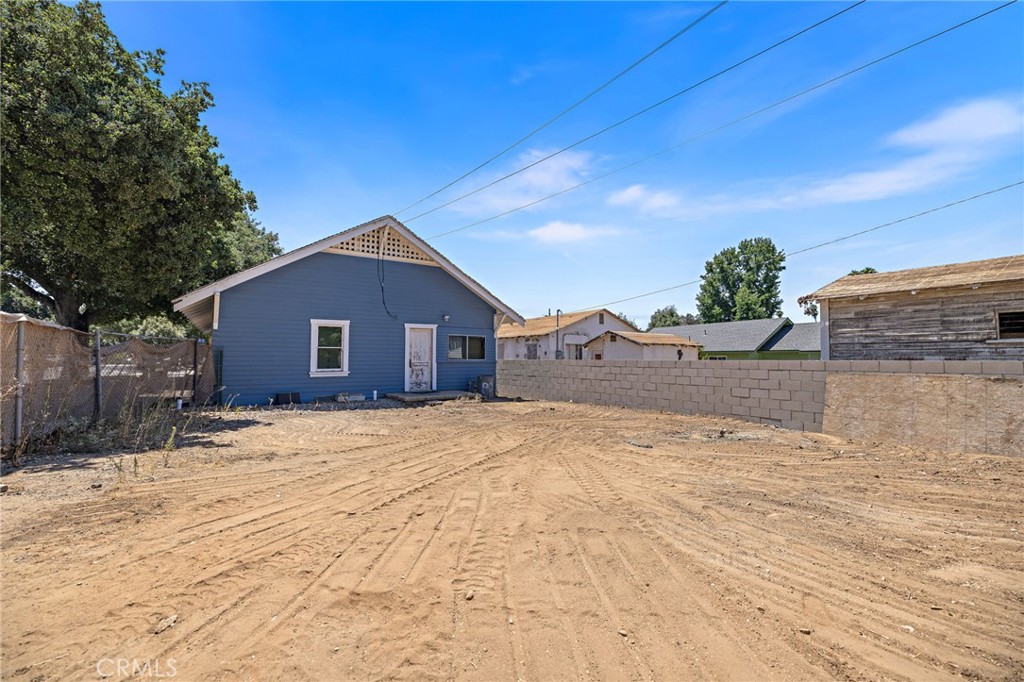 401 Glendora Avenue N