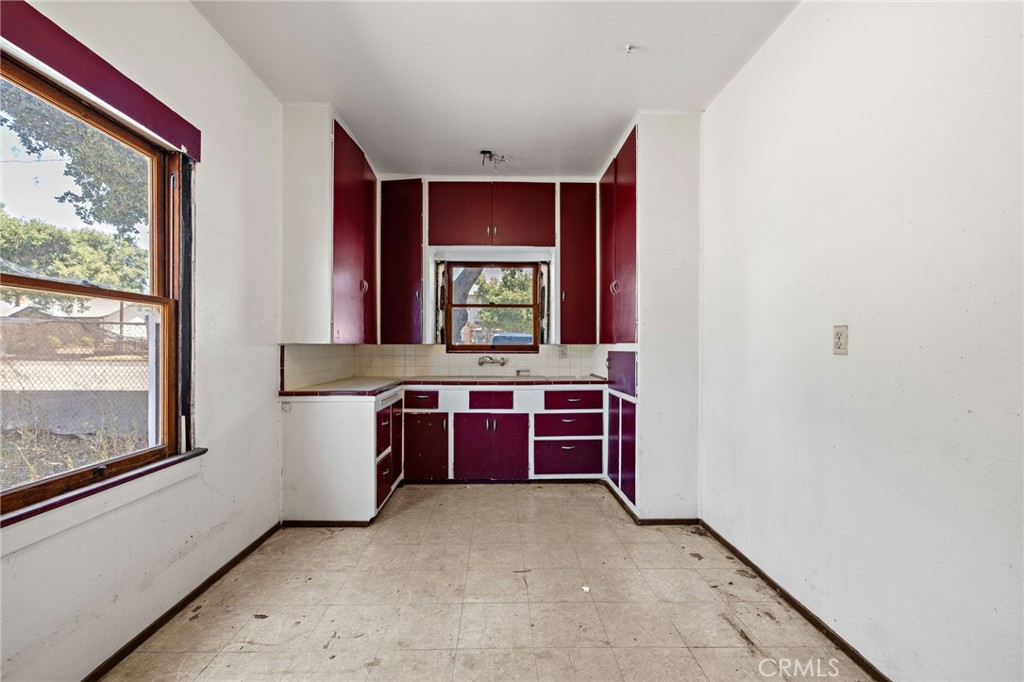 401 Glendora Avenue N