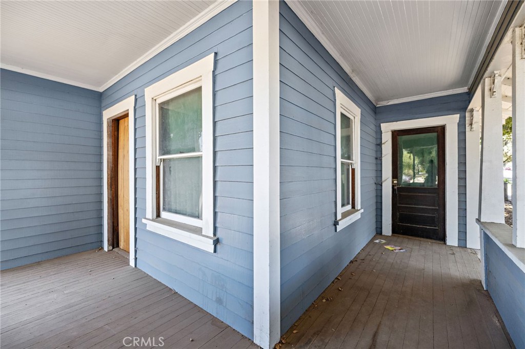 401 Glendora Avenue N