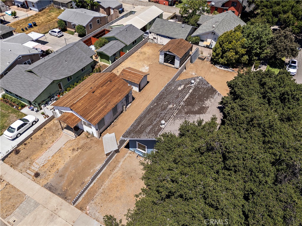 105 W Whitcomb Avenue W