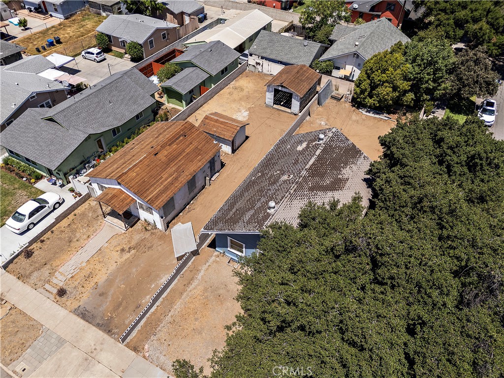 105 W Whitcomb Avenue W