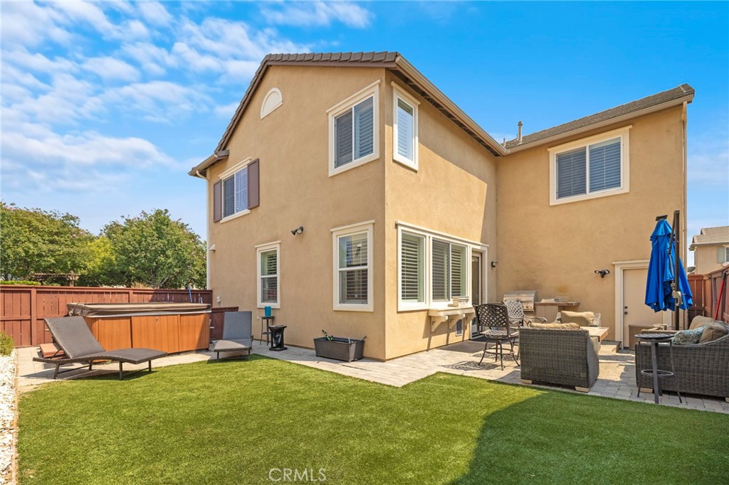 1561 Kensington