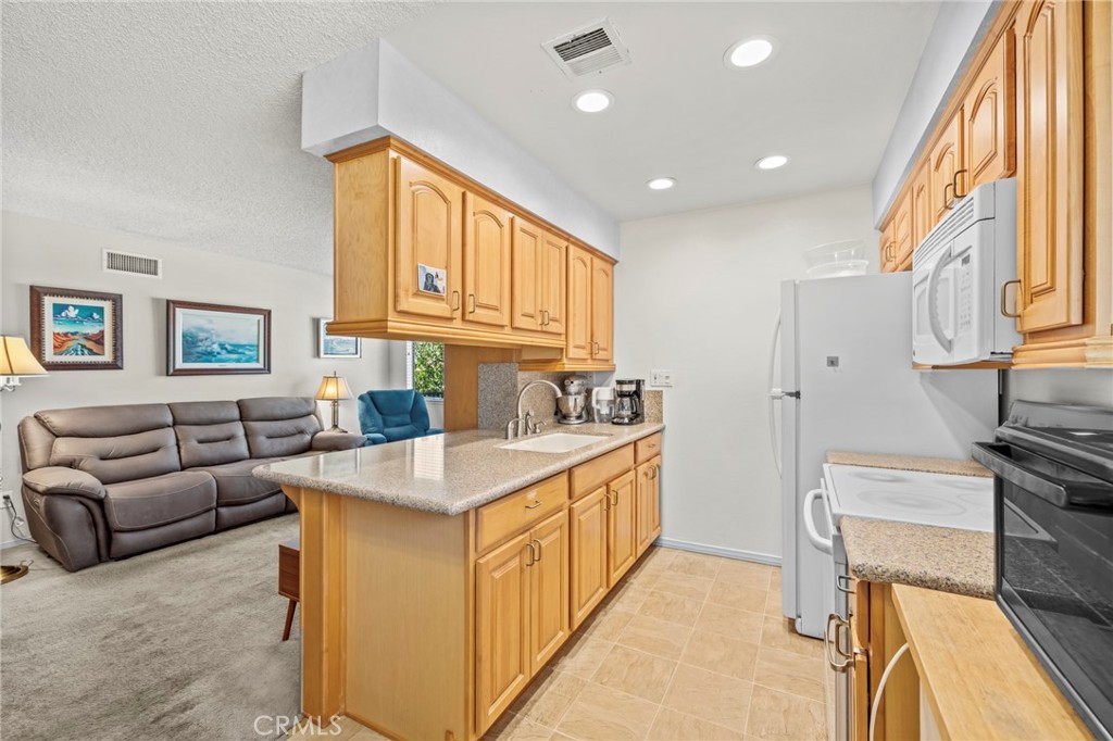 3015 Knollwood Avenue