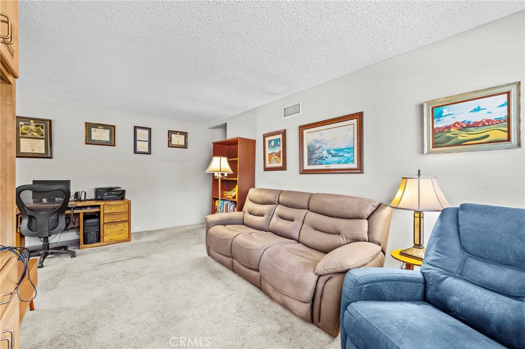 3015 Knollwood Avenue