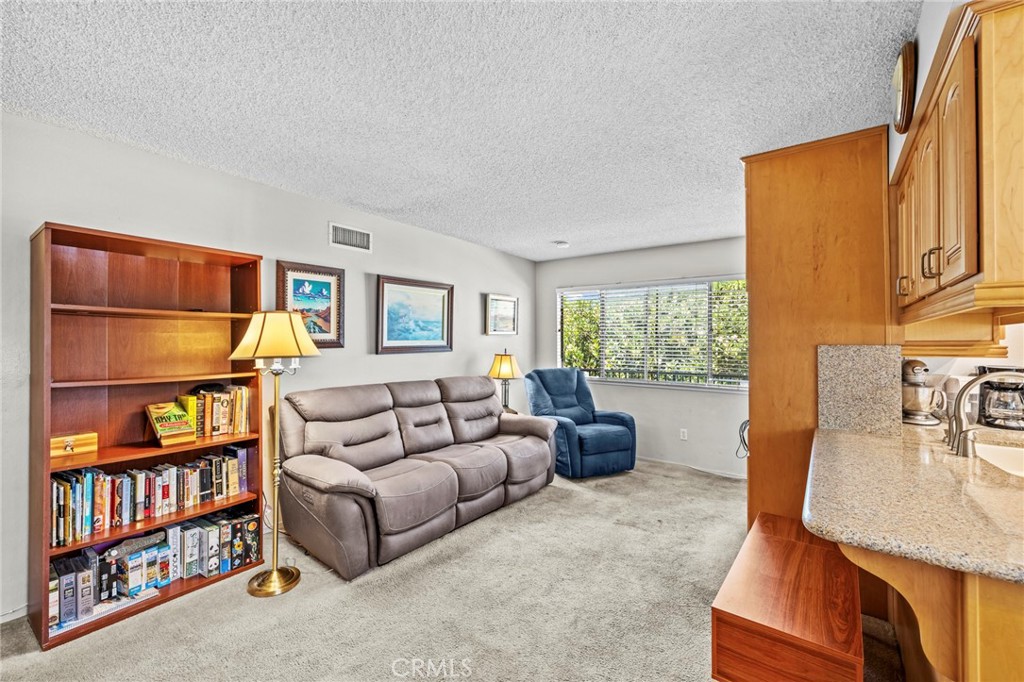 3015 Knollwood Avenue