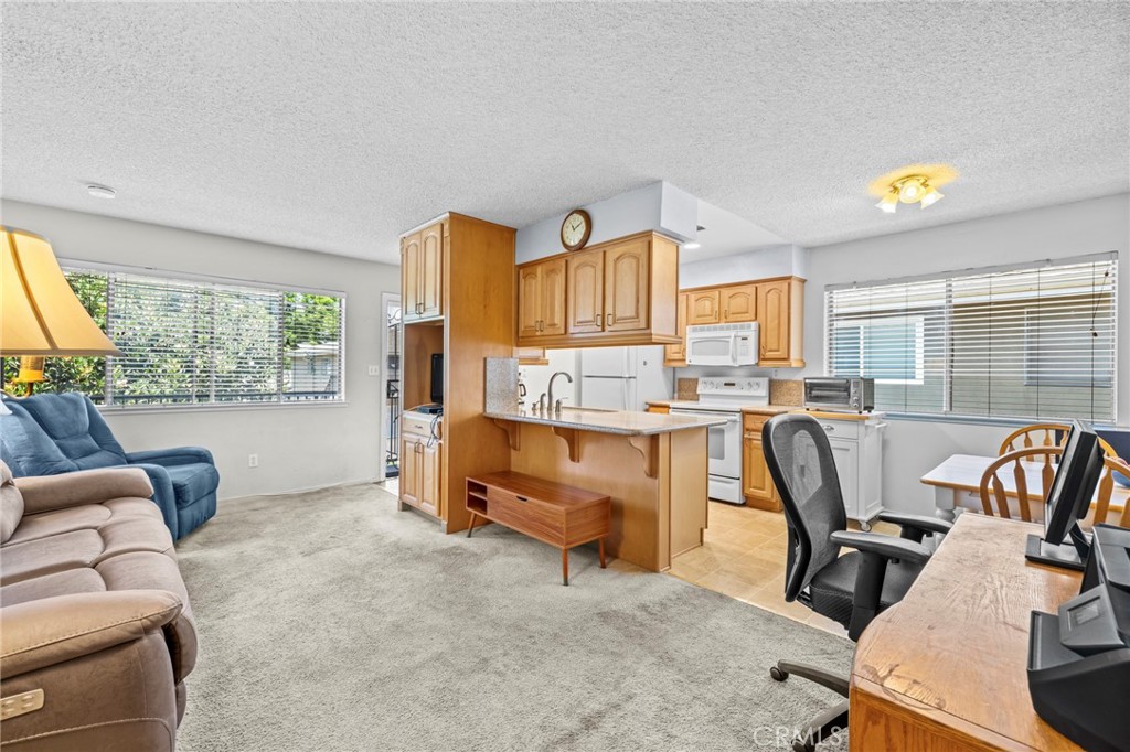 3015 Knollwood Avenue