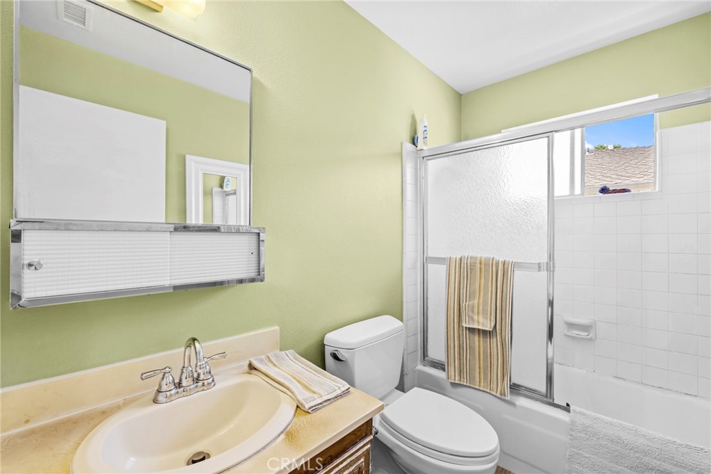 3015 Knollwood Avenue