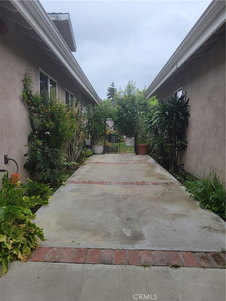 539 S Michillinda Avenue