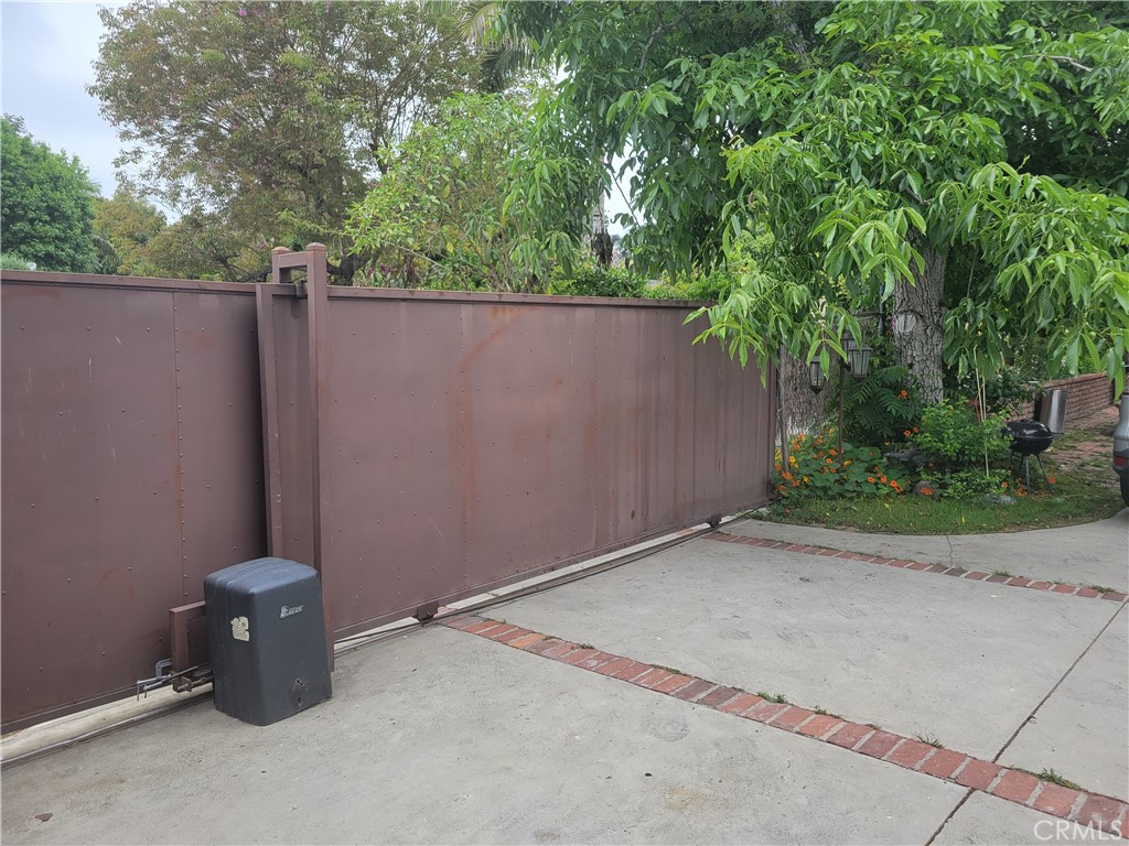 539 S Michillinda Avenue