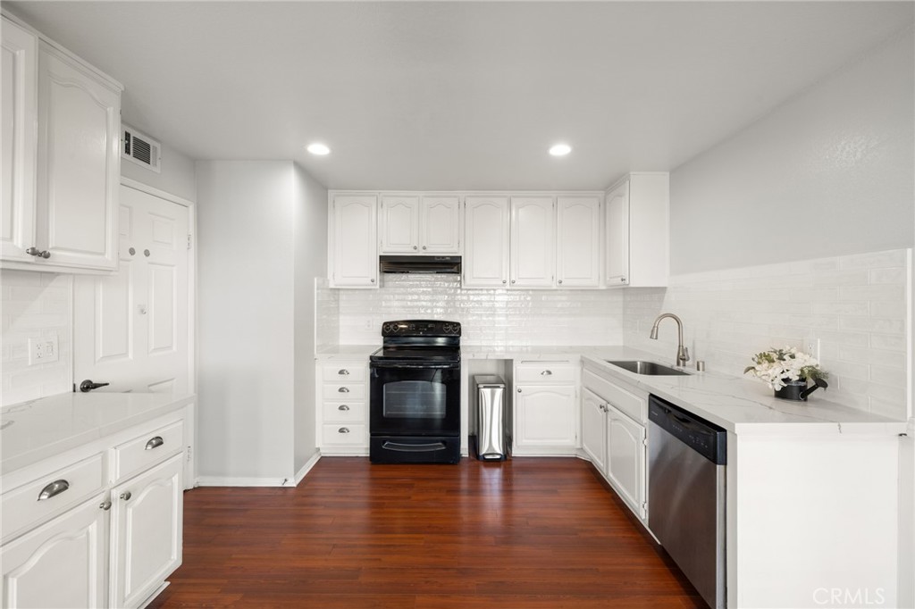 1053 Lakeview
