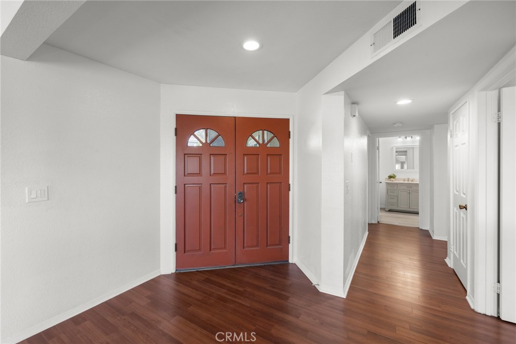 1053 Lakeview