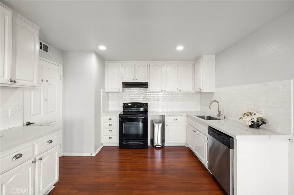 1053 Lakeview