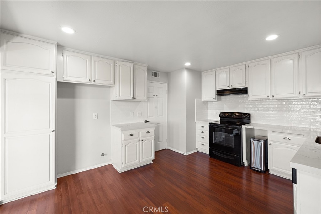 1053 Lakeview
