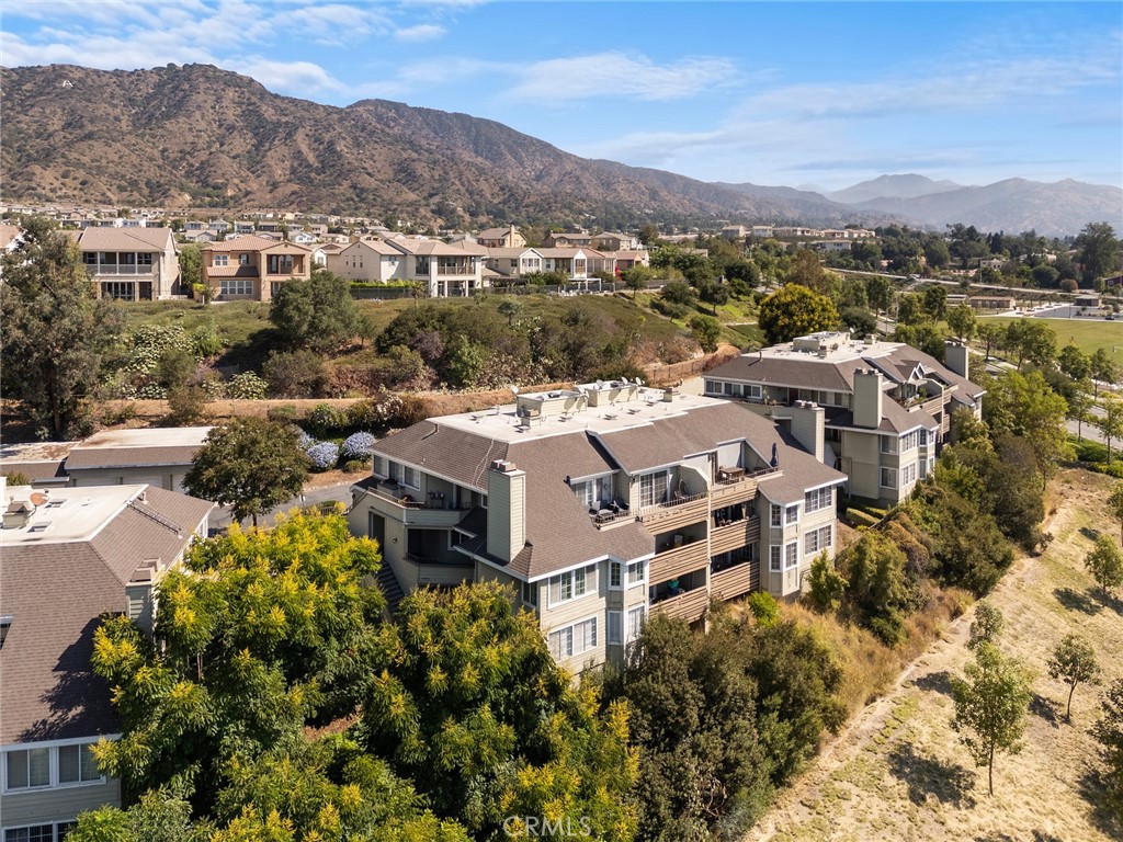 1053 Lakeview