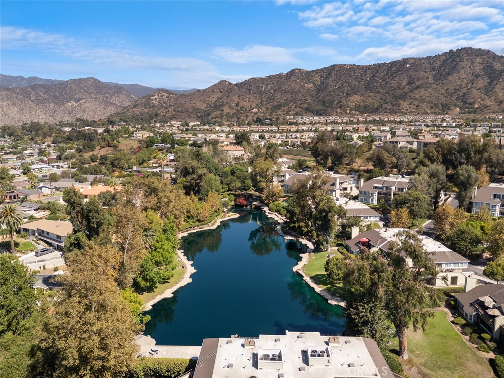 1053 Lakeview