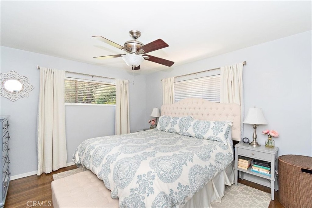 902 E Cypress