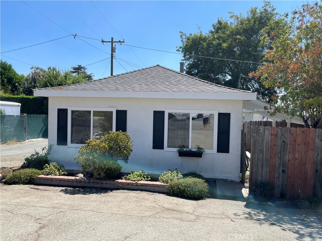 558 N Vermont Avenue N B