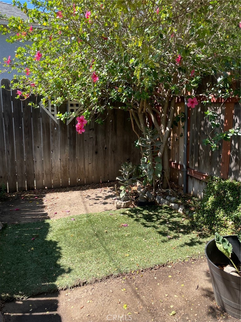 558 N Vermont Avenue N B