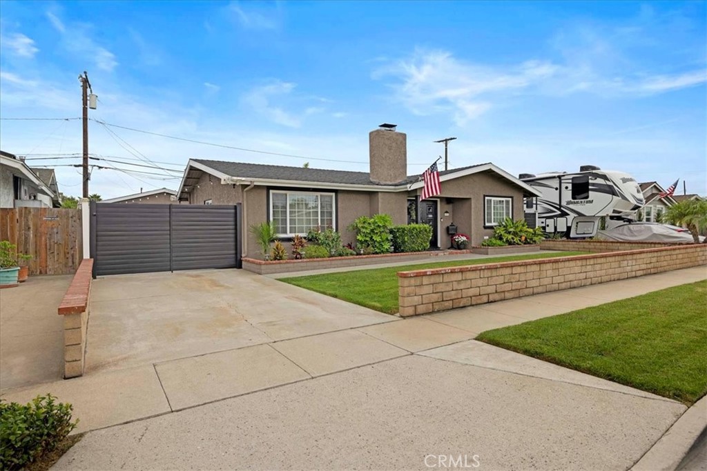 6932 San Joaquin