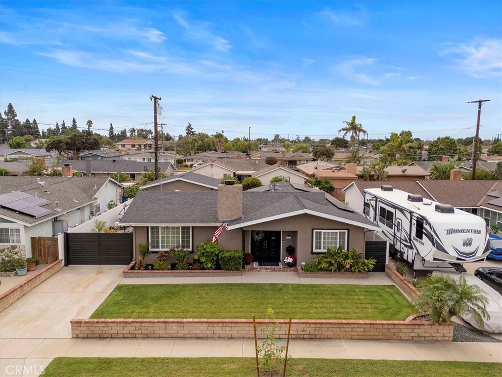 6932 San Joaquin