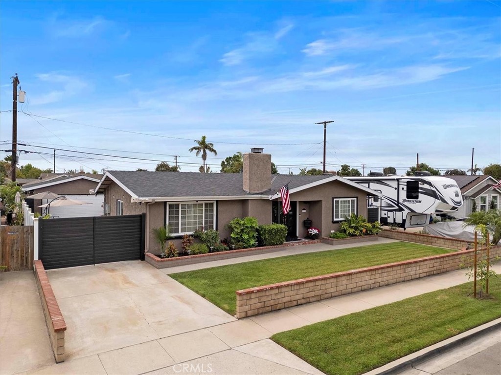 6932 San Joaquin