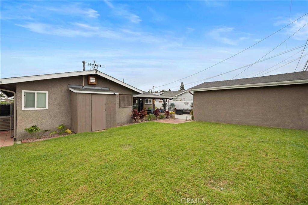 6932 San Joaquin