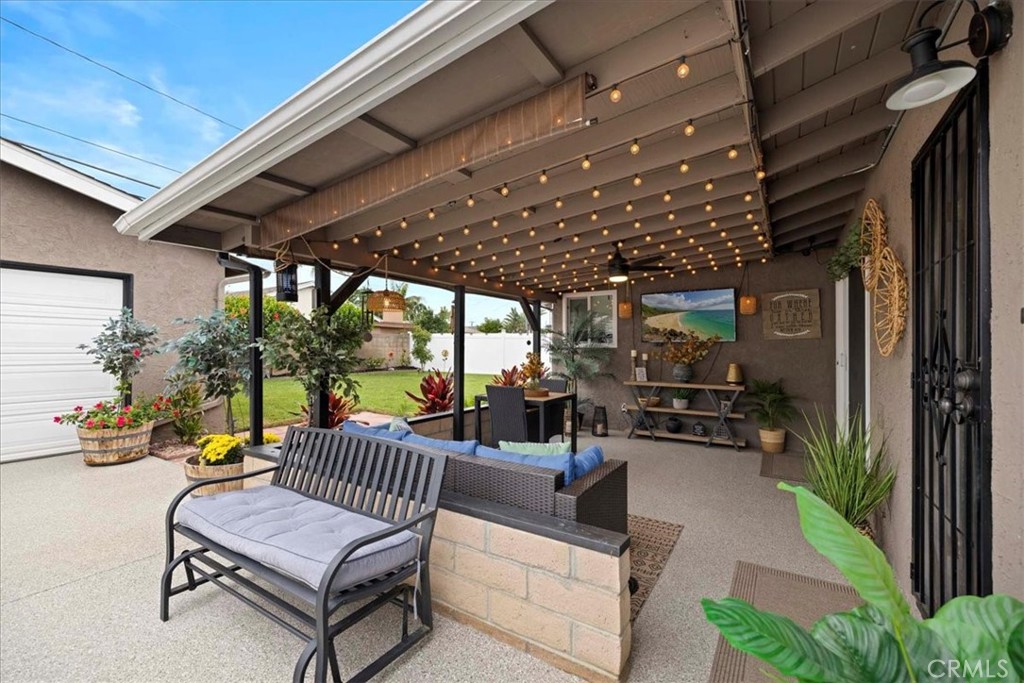 6932 San Joaquin