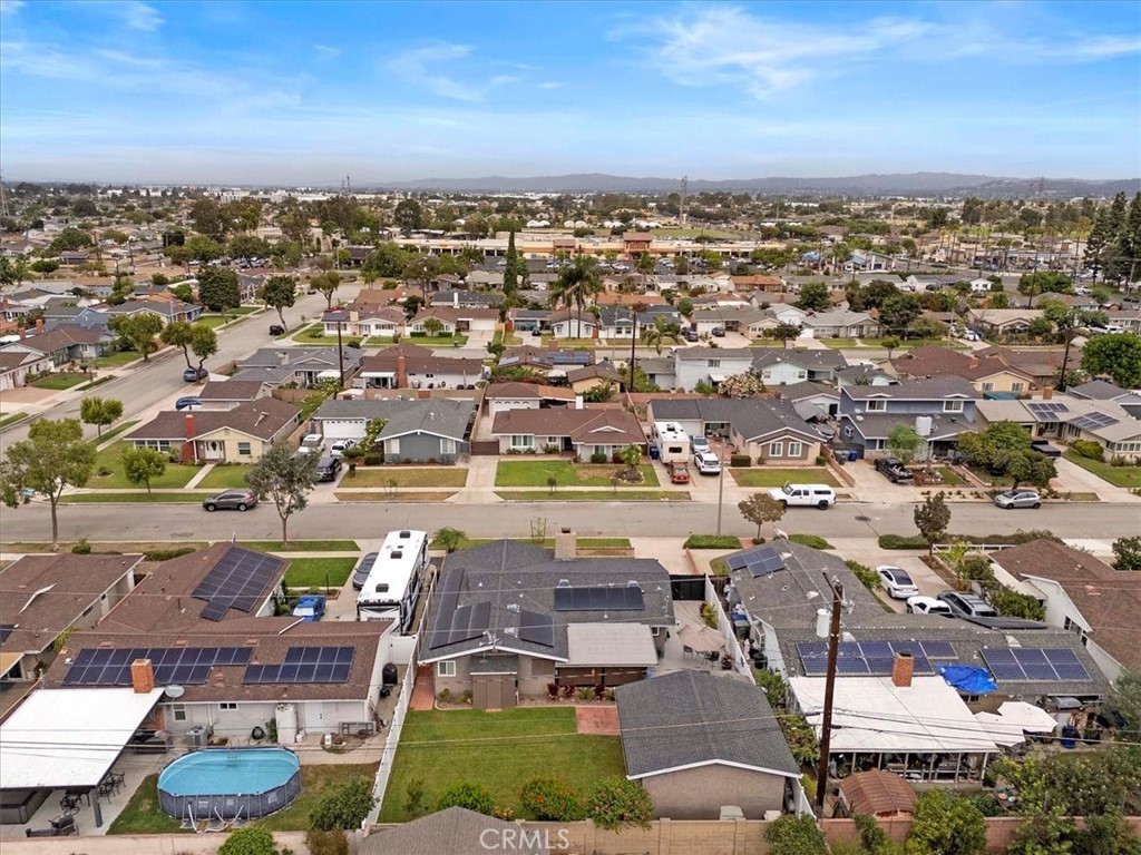 6932 San Joaquin