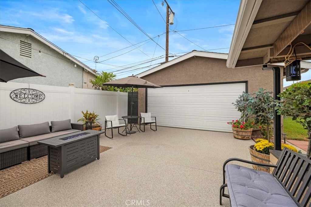 6932 San Joaquin