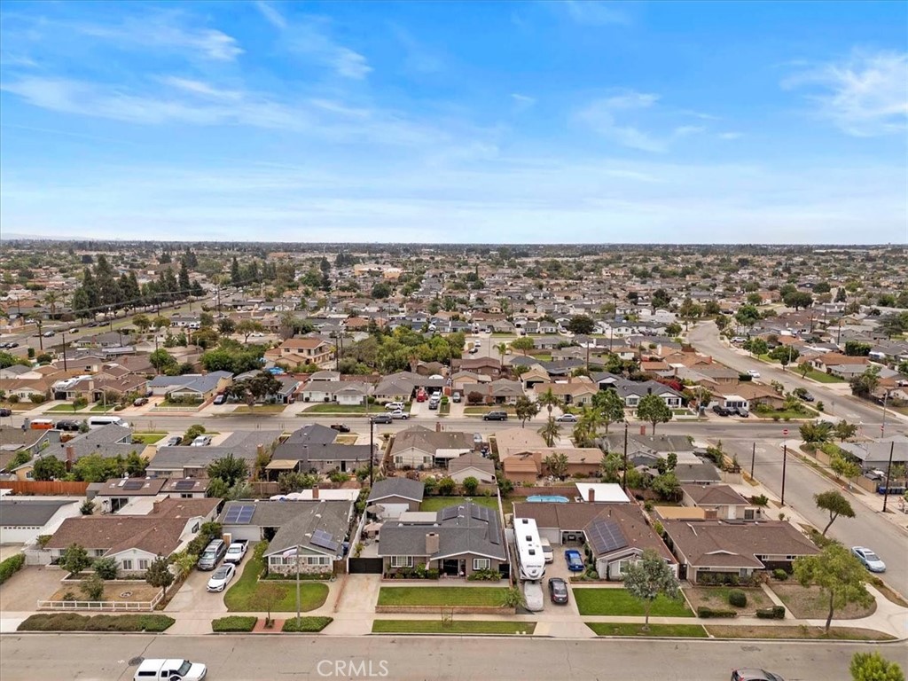 6932 San Joaquin