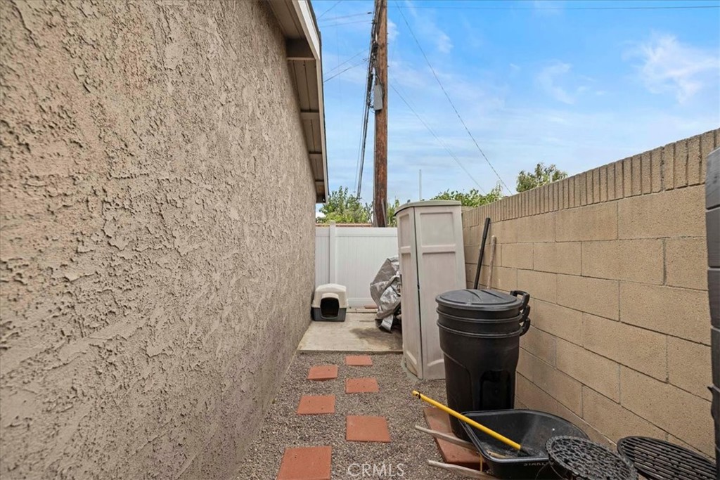 6932 San Joaquin