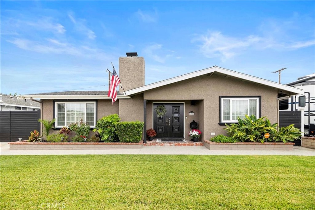 6932 San Joaquin