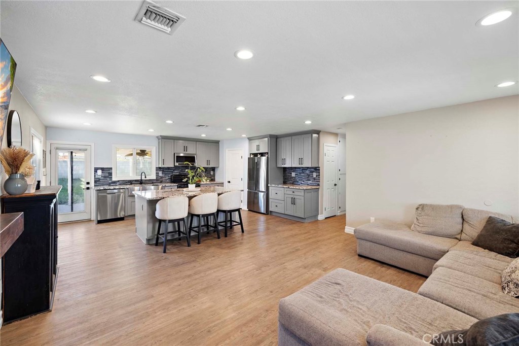 2844 S Cypress Point