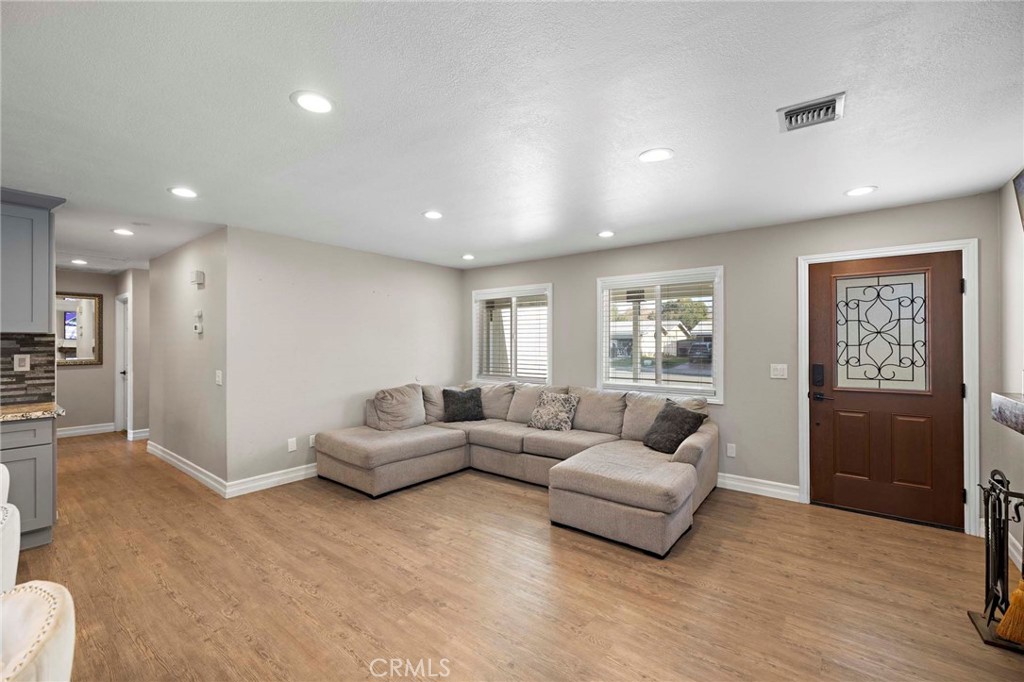 2844 S Cypress Point