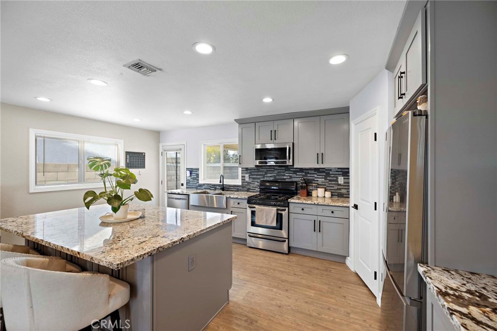 2844 S Cypress Point