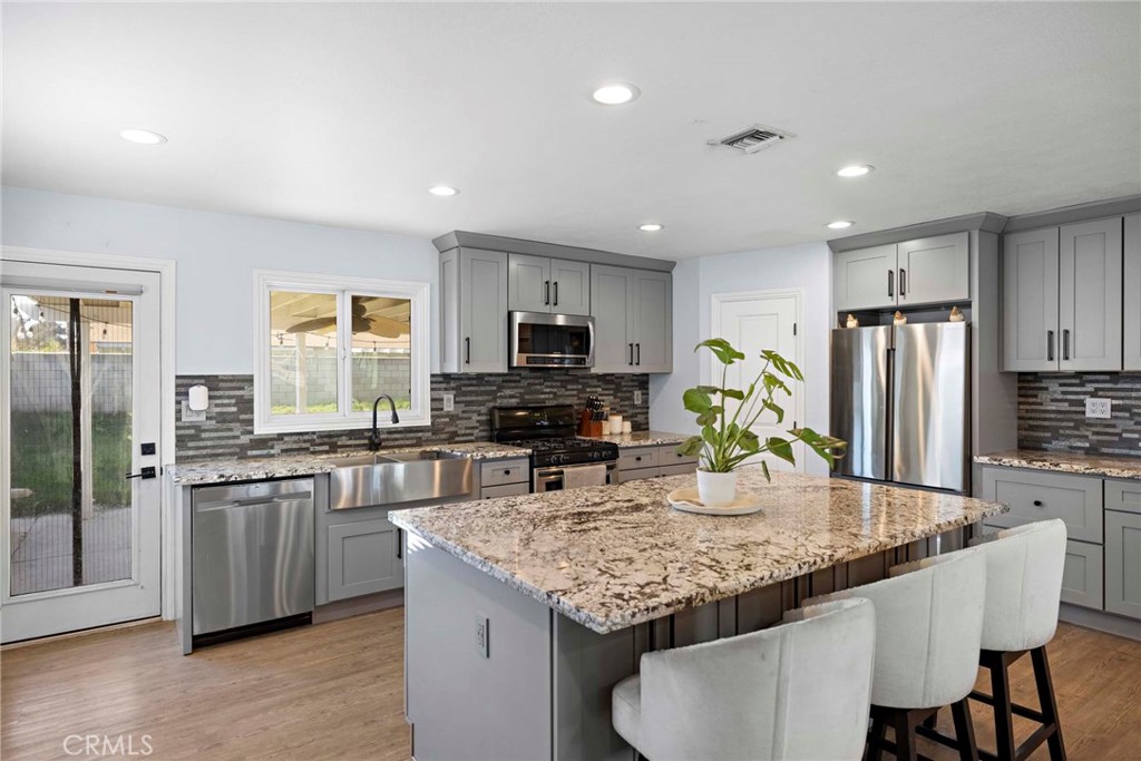 2844 S Cypress Point